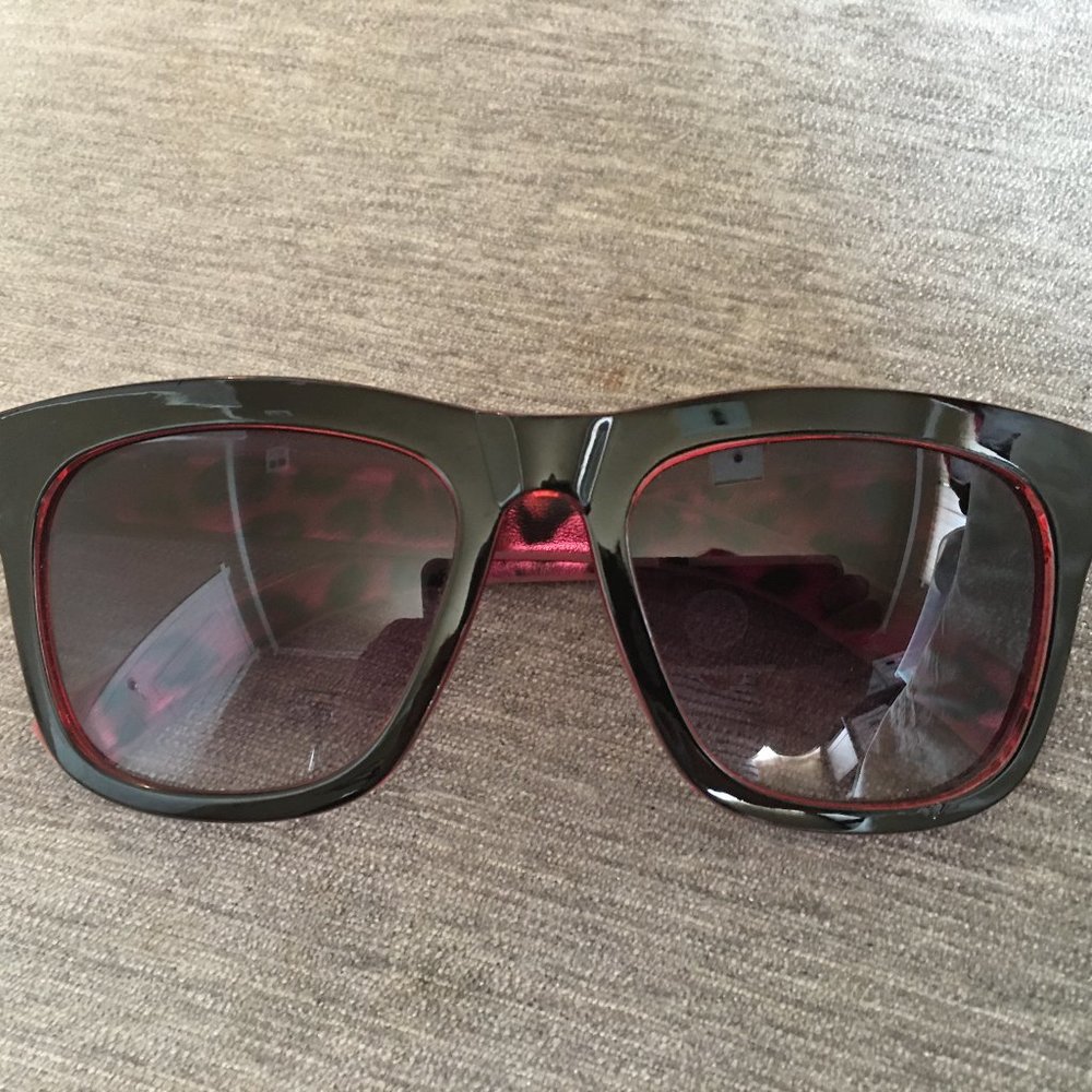 Betsey Johnson Sun Glasses  (P-2)